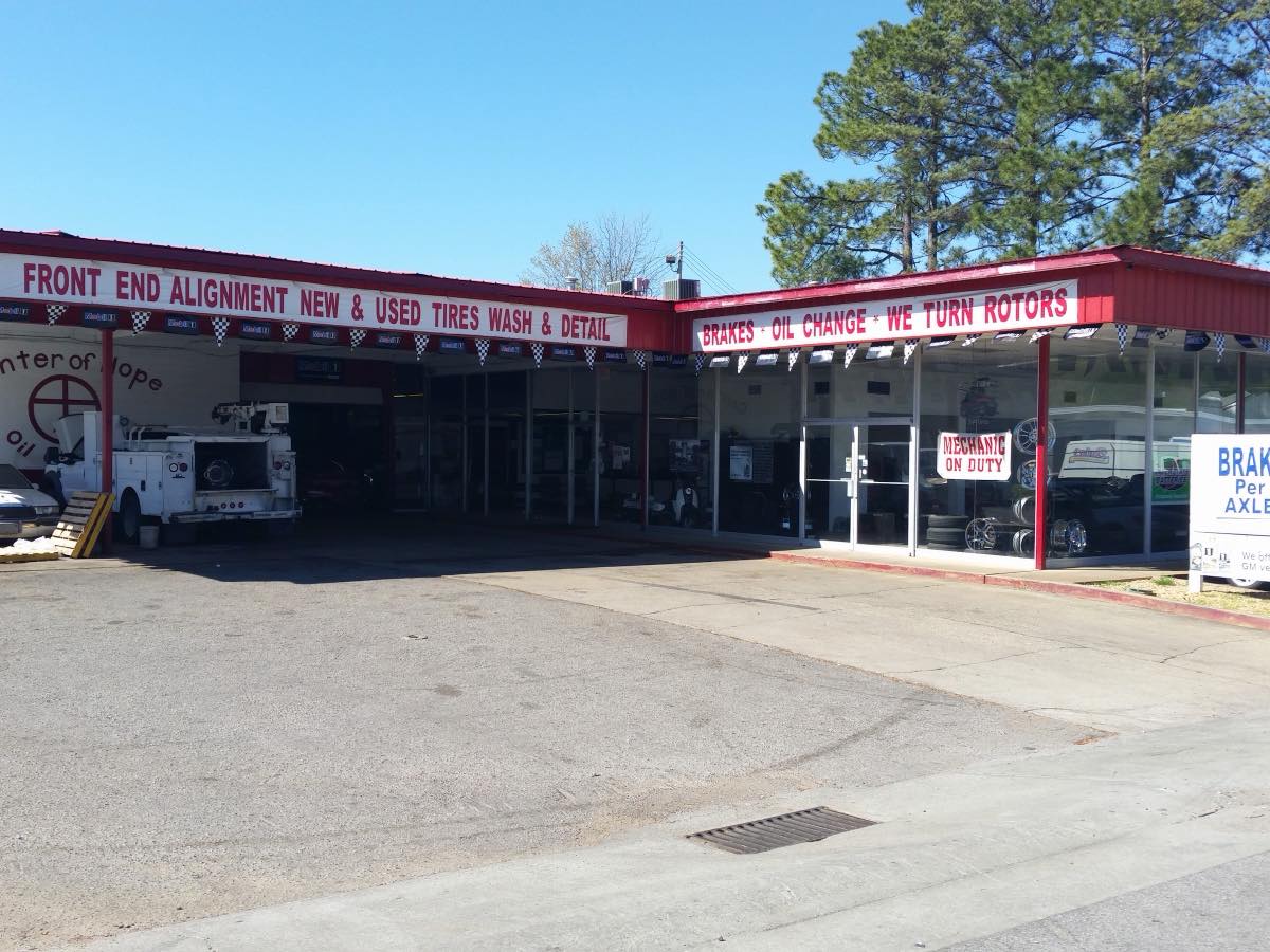 D's Quick Oil, Tire & Alignment shop photo