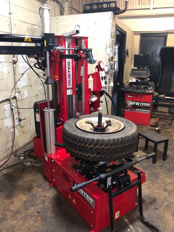D's Quick Oil, Tire & Alignment shop photo